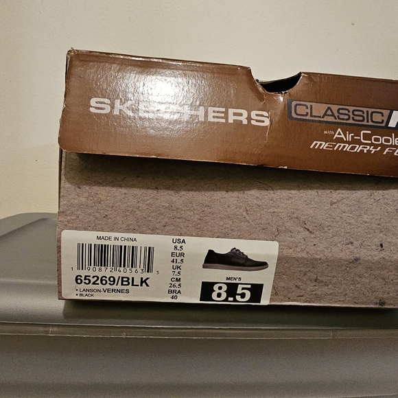 Skechers - Picture 2 of 2